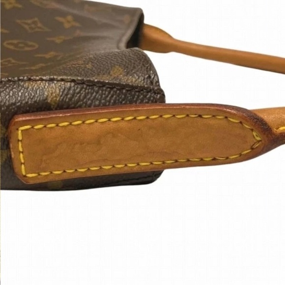 Louis Vuitton Looping GM - Picture 6 of 11